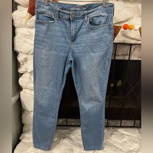Women’s Univeral Threads Sz. 12 Jeans